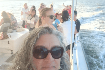 Our editor onboard the Samantha Belle for Moms Night Out with Annapolis Moms and Cruise the Chesapeake.