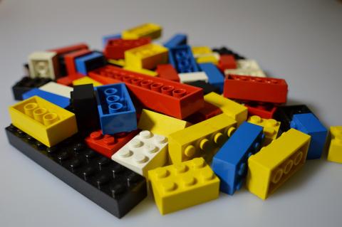 Drop-In Family Lego Build and Play Challenge