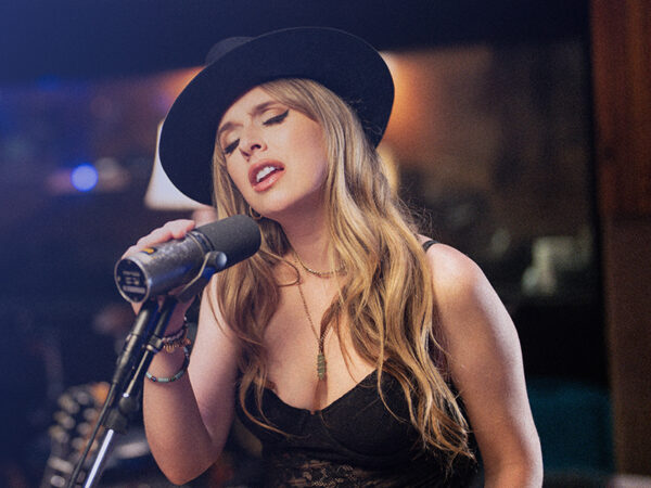 ZZ Ward