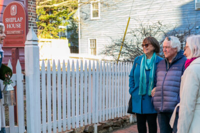 Holiday Candlelight Stroll