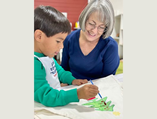 Holiday Apron Dip Dye Painting Event