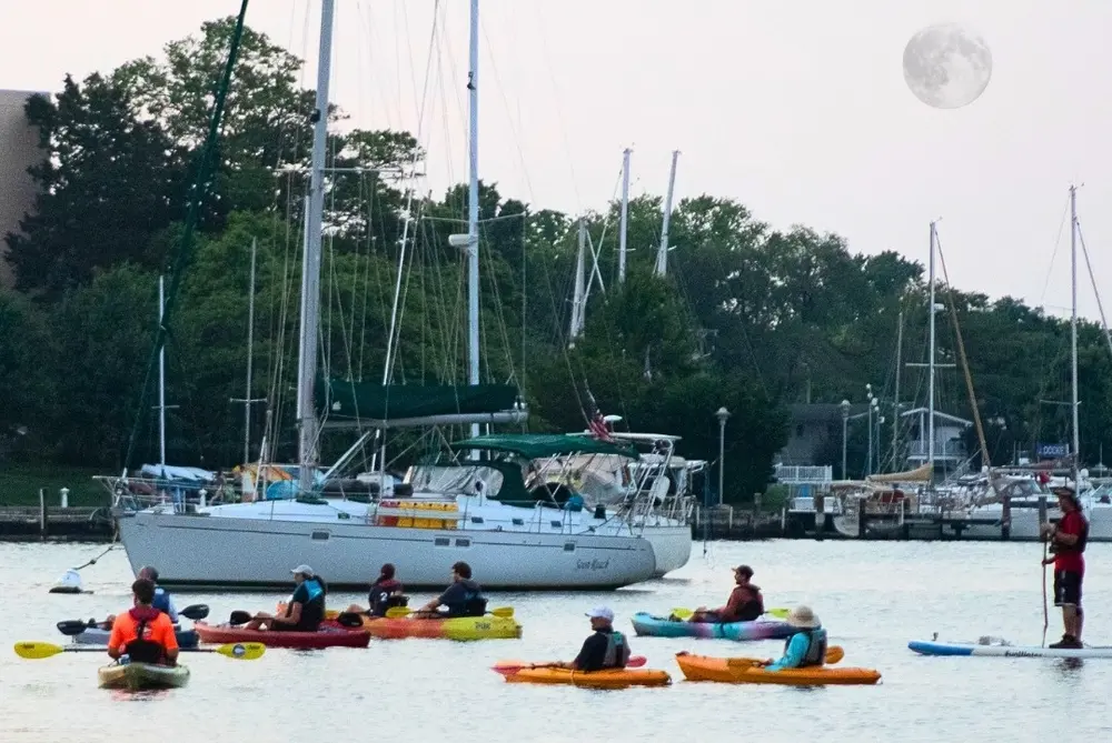Full Moon Paddle