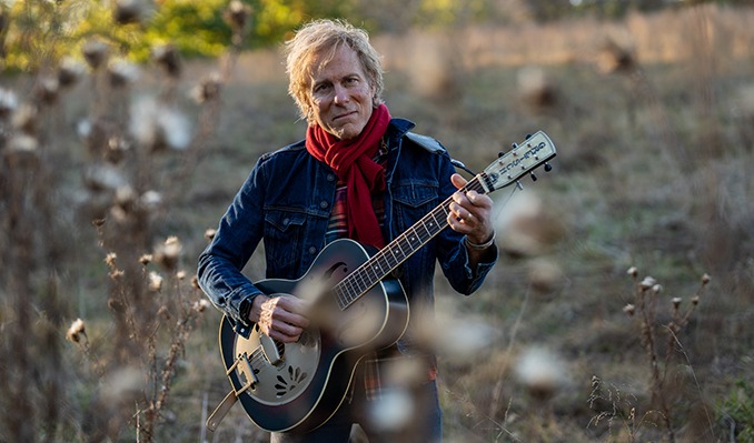 Peter Mayer: A Stars & Promises Christmas—"This Town"